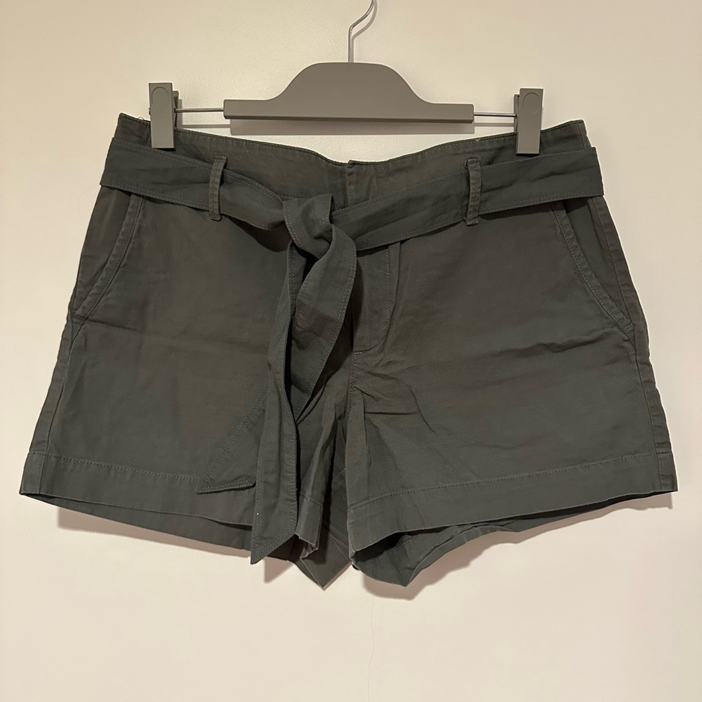 Loft Shorts Army Green
